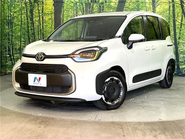 2026 Toyota Sienta Hybrid Z Pearl Van for sale, Japanese used car export - photo 1 of 29 | GULJI TRADERS