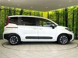 2026 Toyota Sienta Hybrid Z Pearl Van for sale, Japanese used car export - photo 21 of 30 | GULJI TRADERS