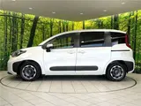 2026 Toyota Sienta Hybrid Z Pearl Van for sale, Japanese used car export - photo 25 of 30 | GULJI TRADERS