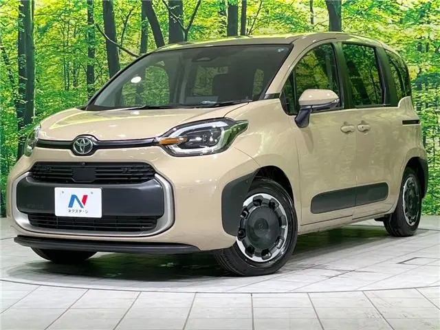 2026 Toyota Sienta Hybrid Z - photo 1 2026 Toyota Sienta Hybrid Z Gold Van for sale, Japanese used car export - photo 1 of 30 | GULJI TRADERS