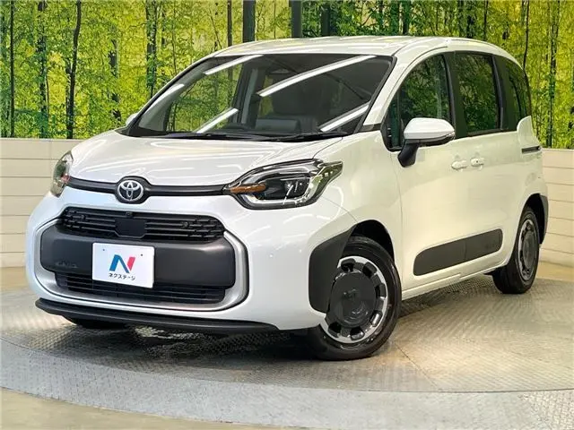 2026 Toyota Sienta Hybrid Z Pearl Van for sale, Japanese used car export - photo 1 of 30 | GULJI TRADERS