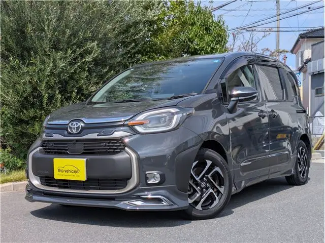 2026 Toyota Sienta Z - photo 1 2026 Toyota Sienta Z Gray Van for sale, Japanese used car export - photo 1 of 30 | GULJI TRADERS