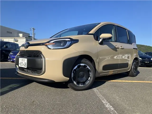 2026 Toyota Sienta Hybrid Z ★Panoramic View Monitor★ Brown Van for sale, Japanese used car export | GULJI TRADERS