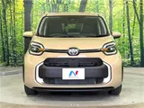 2026 Toyota Sienta Hybrid Z Gold Van for sale, Japanese used car export - photo 7 of 30 | GULJI TRADERS