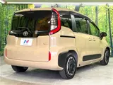 2026 Toyota Sienta Hybrid Z Gold Van for sale, Japanese used car export - photo 10 of 30 | GULJI TRADERS