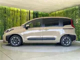 2026 Toyota Sienta Hybrid Z White Van for sale, Japanese used car export - photo 6 of 30 | GULJI TRADERS