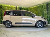 2026 Toyota Sienta Hybrid Z White Van for sale, Japanese used car export - photo 10 of 30 | GULJI TRADERS