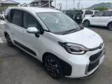 2026 Toyota Sienta Hybrid Z 7-seater Pearl Van for sale, Japanese used car export - photo 2 of 45 | GULJI TRADERS