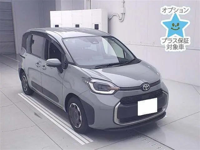 2026 Toyota Sienta Z 5Ninja Green Van for sale, Japanese used car export - photo 1 of 12 | GULJI TRADERS