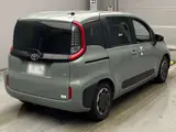 2026 Toyota Sienta Hybrid Z Green Van for sale, Japanese used car export - photo 2 of 2 | GULJI TRADERS