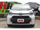 2026 Toyota Sienta Hybrid Z Pearl Van for sale, Japanese used car export - photo 4 of 19 | GULJI TRADERS