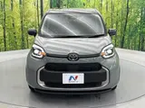 2026 Toyota Sienta Hybrid Z Green Van for sale, Japanese used car export - photo 5 of 24 | GULJI TRADERS