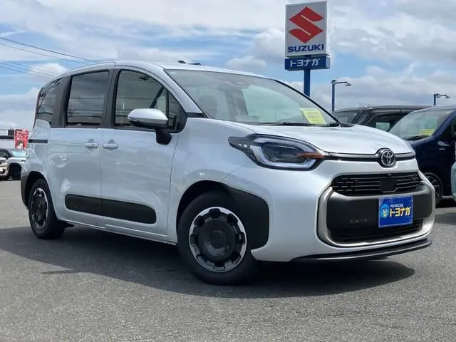 2026 Toyota Sienta Hybrid Z 7-seater - photo 1 2026 Toyota Sienta Hybrid Z 7-seater Pearl Van for sale, Japanese used car export - photo 1 of 24 | GULJI TRADERS