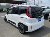 2026 Toyota Sienta Hybrid Z 7-seater Pearl Van for sale, Japanese used car export - photo 2 of 24 | GULJI TRADERS