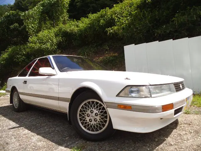 1988 Toyota Soarer GT Twin Turbo L - photo 1 1988 Toyota Soarer GT Twin Turbo L White Coupe for sale, Japanese used car export - photo 1 of 24 | GULJI TRADERS
