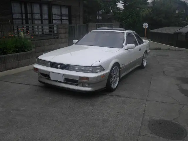 1989 Toyota Soarer GT LTD - photo 1 1989 Toyota Soarer GT LTD Pearl Coupe for sale, Japanese used car export - photo 1 of 24 | GULJI TRADERS