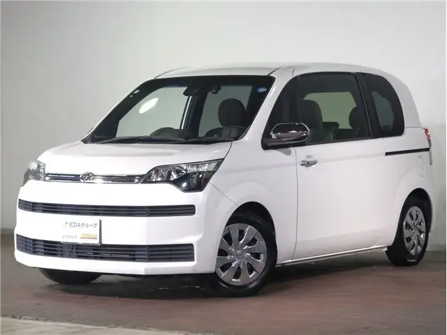 2018 Toyota Spade F Queen II ★ One Owner, Non-Smoking ★ Genuine SD Navigation TV ★ Backup Camera ★ Dashcam Pearl Van for sale, Japanese used car export - photo 1 of 56 | GULJI TRADERS