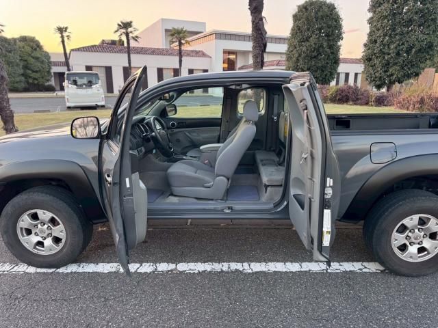 2012 Toyota Tacoma 4.0 - photo 1 2012 Toyota Tacoma 4.0 Gray Truck for sale, Japanese used car export | GULJI TRADERS
