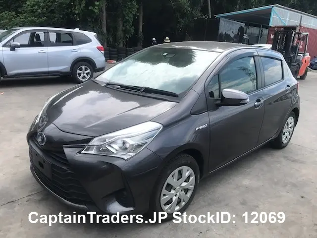 2017 Toyota Vitz - photo 1 2017 Toyota Vitz GRAY Sedan for sale, Japanese used car export | GULJI TRADERS