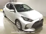 2020 Toyota Yaris Silver Sedan for sale, Japanese used car export - photo 4 of 12 | GULJI TRADERS