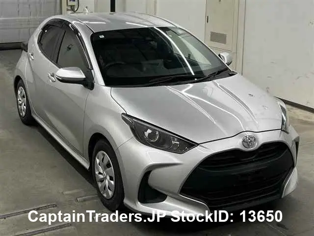 2020 Toyota Yaris - photo 1 2020 Toyota Yaris Silver Sedan for sale, Japanese used car export - photo 1 of 10 | GULJI TRADERS