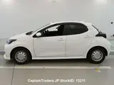 2020 Toyota Yaris White Sedan for sale, Japanese used car export - photo 5 of 13 | GULJI TRADERS
