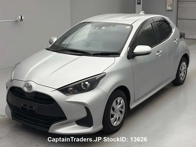 2021 Toyota Yaris Silver Sedan for sale, Japanese used car export | GULJI TRADERS