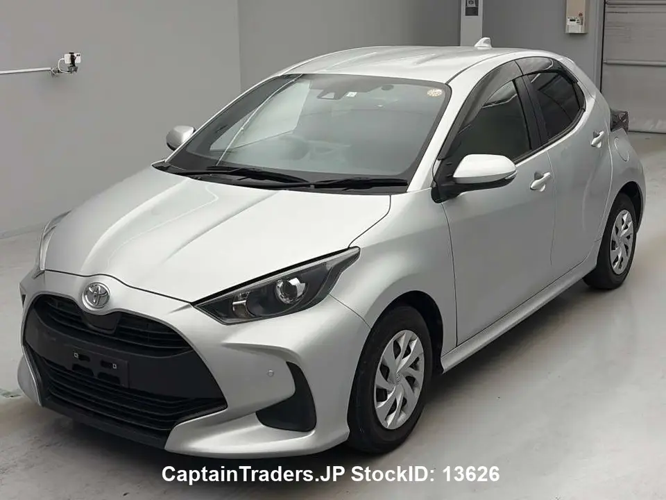 2021 Toyota Yaris - photo 1 2021 Toyota Yaris Silver Sedan for sale, Japanese used car export - photo 1 of 11 | GULJI TRADERS