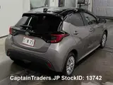 2021 Toyota Yaris SIVER GREY Sedan for sale, Japanese used car export - photo 6 of 13 | GULJI TRADERS