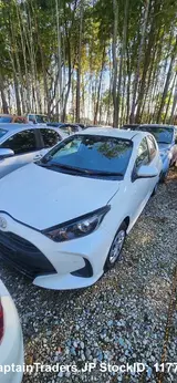 2021 Toyota Yaris Pearl white Sedan for sale, Japanese used car export - photo 8 of 10 | GULJI TRADERS
