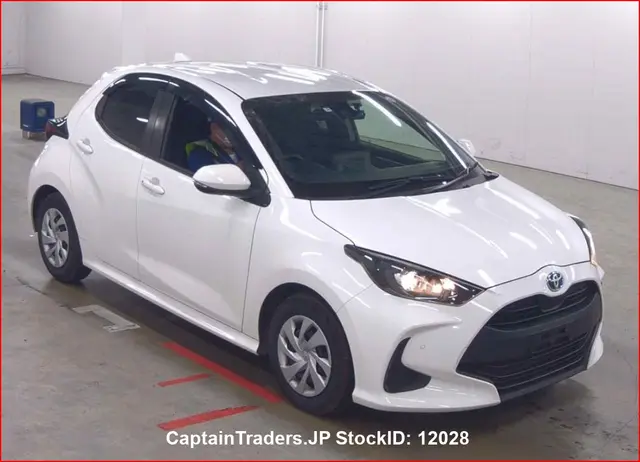 2021 Toyota Yaris - photo 1 2021 Toyota Yaris White Sedan for sale, Japanese used car export | GULJI TRADERS