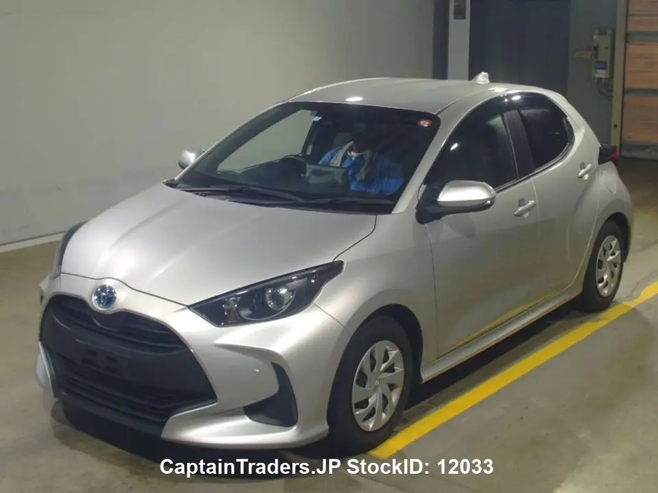 2021 Toyota Yaris - photo 1 2021 Toyota Yaris Silver Sedan for sale, Japanese used car export | GULJI TRADERS