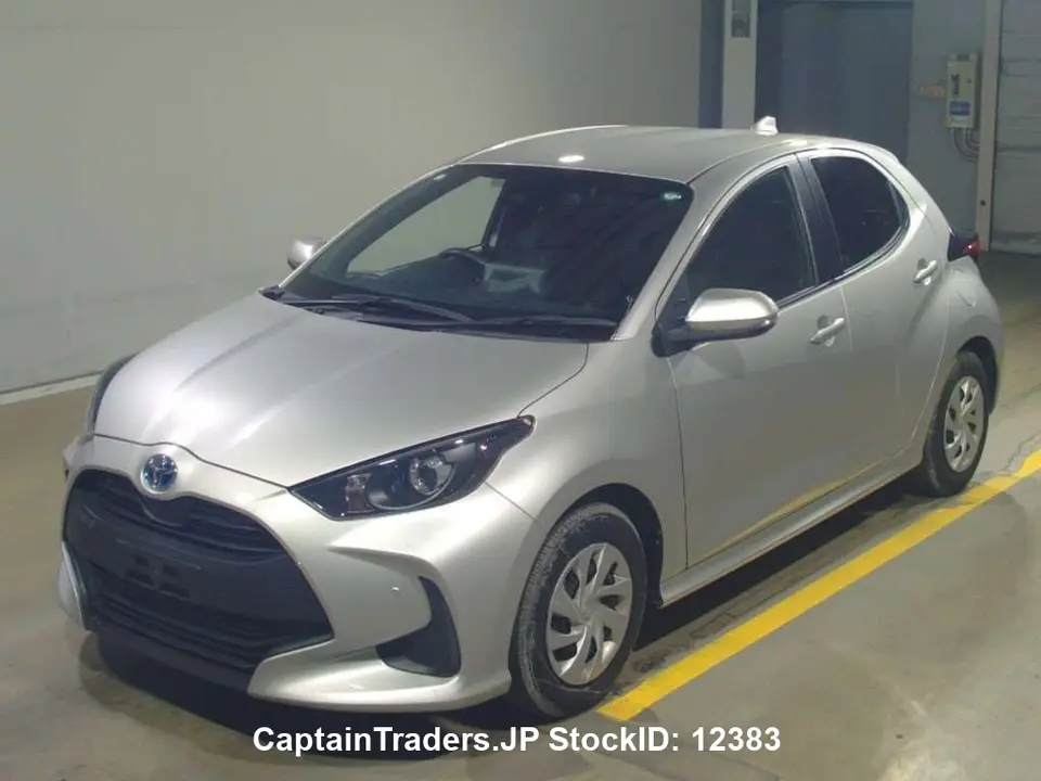 2021 Toyota Yaris - photo 1 2021 Toyota Yaris Silver Sedan for sale, Japanese used car export | GULJI TRADERS