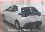 2023 Toyota Yaris Pearl Sedan for sale, Japanese used car export - photo 3 of 16 | GULJI TRADERS