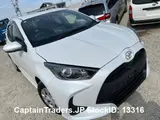 2023 Toyota Yaris Pearl Sedan for sale, Japanese used car export - photo 10 of 16 | GULJI TRADERS