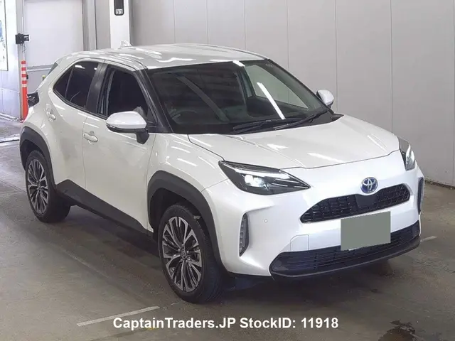 2021 Toyota Yaris Cross - photo 1 2021 Toyota Yaris Cross Pearl SUV for sale, Japanese used car export | GULJI TRADERS