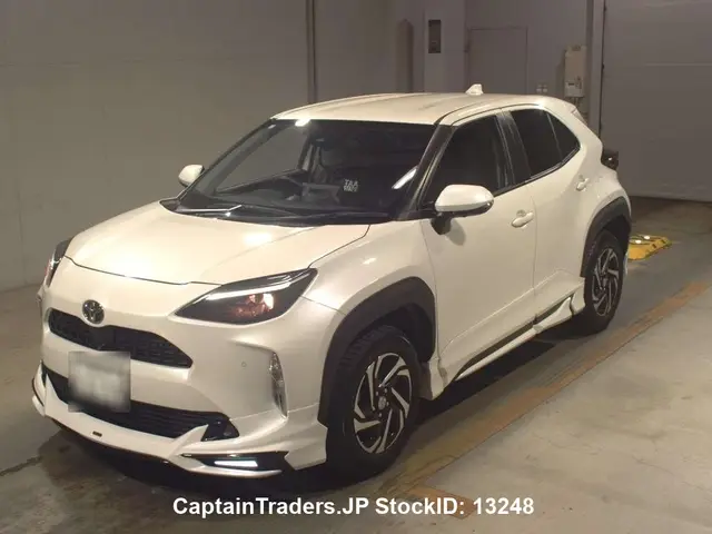 2021 Toyota Yaris Cross - photo 1 2021 Toyota Yaris Cross Pearl SUV for sale, Japanese used car export | GULJI TRADERS