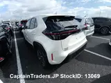 2022 Toyota Yaris Cross Pearl white SUV for sale, Japanese used car export - photo 36 of 46 | GULJI TRADERS