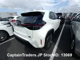 2022 Toyota Yaris Cross Pearl white SUV for sale, Japanese used car export - photo 37 of 46 | GULJI TRADERS