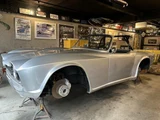 1964 Triumph TR-4 Widebody Roadster engine Silver Coupe for sale, Japanese used car export - photo 1 of 9 | GULJI TRADERS