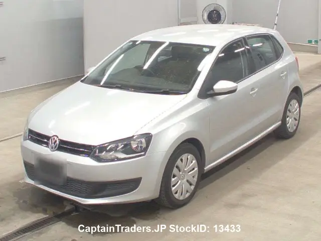2013 Volks Polo - photo 1 2013 Volks Polo Silver Sedan for sale, Japanese used car export | GULJI TRADERS