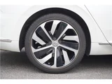 2017 Volkswagen Arteon R-Line 4 Motion White Sedan for sale, Japanese used car export - photo 56 of 79 | GULJI TRADERS