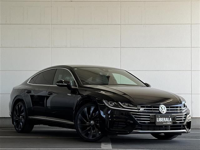 2017 Volkswagen Arteon Arteon R-Line 4M Advance Black Sedan for sale, Japanese used car export - photo 1 of 24 | GULJI TRADERS