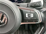 2018 Volkswagen Arteon R-Line 4Motion Advance 4WD Pearl Sedan for sale, Japanese used car export - photo 46 of 54 | GULJI TRADERS