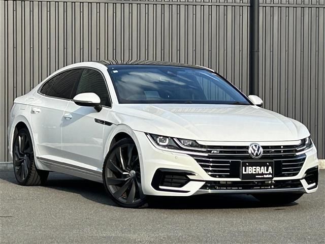 2018 Volkswagen Arteon Arteon TSI 4Motion R-Line Advance 4WD White Sedan for sale, Japanese used car export - photo 1 of 22 | GULJI TRADERS