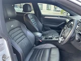 2018 Volkswagen Arteon Arteon TSI 4Motion R-Line Advance 4WD White Sedan for sale, Japanese used car export - photo 12 of 22 | GULJI TRADERS
