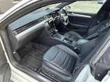 2018 Volkswagen Arteon Arteon TSI 4Motion R-Line Advance 4WD White Sedan for sale, Japanese used car export - photo 17 of 22 | GULJI TRADERS