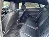 2018 Volkswagen Arteon Arteon TSI 4Motion R-Line Advance 4WD White Sedan for sale, Japanese used car export - photo 20 of 22 | GULJI TRADERS
