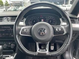 2018 Volkswagen Arteon Arteon R-Line 4M Advance 4WD Silver Sedan for sale, Japanese used car export - photo 15 of 24 | GULJI TRADERS