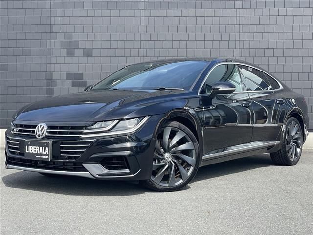 2018 Volkswagen Arteon Arteon R-Line 4M Advance 4WD Black Sedan for sale, Japanese used car export - photo 1 of 24 | GULJI TRADERS